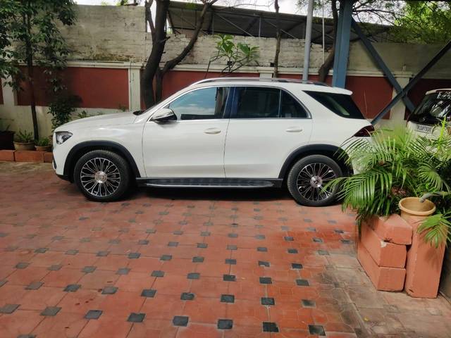 https://images10.gaadi.com/usedcar_image/3678770/original/processed_img2917549__used_car_2917549_1700377116.jpg?imwidth=6401