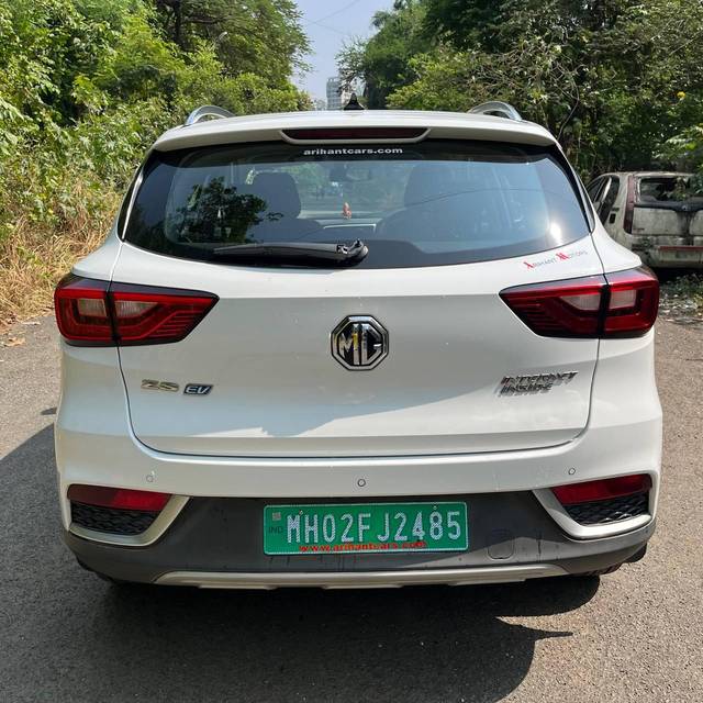 https://images10.gaadi.com/usedcar_image/3678773/original/processed_img2917551__usedcar_whatsappimage2023_11_16at45705pm_2__17211700377324_1700377367.jpeg?imwidth=6402