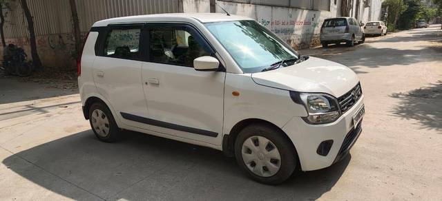 https://images10.gaadi.com/usedcar_image/3678865/original/processed_img2917583__used_car_2917583_1700382923.jpg?imwidth=6400