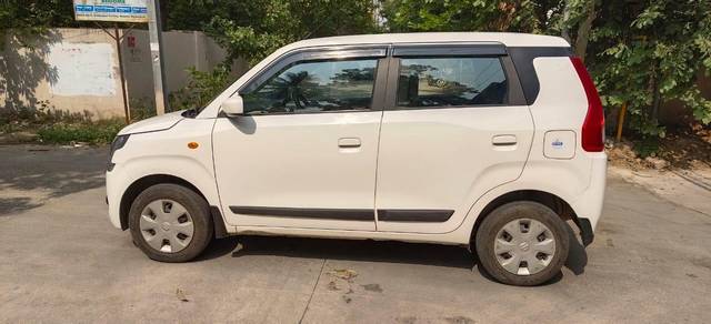https://images10.gaadi.com/usedcar_image/3678865/original/processed_img2917583__used_car_2917583_1700382928.jpg?imwidth=6402