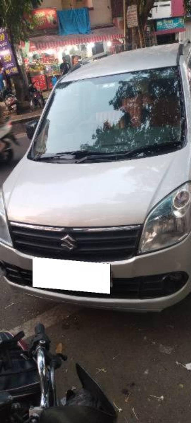 https://images10.gaadi.com/usedcar_image/3678870/original/processed_2cdb2d58-27d4-4c60-970e-155559994457.jpg?imwidth=6402