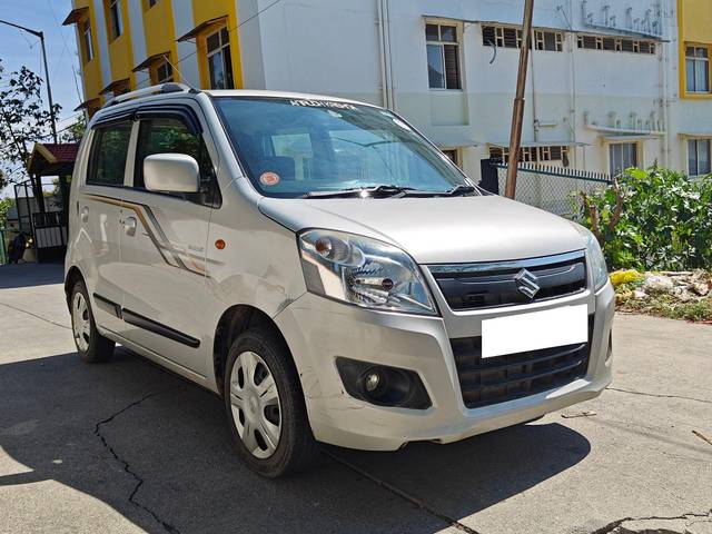 https://images10.gaadi.com/usedcar_image/3678913/original/processed_img2917599__used_car_2917599_1700387163.jpg?imwidth=6400