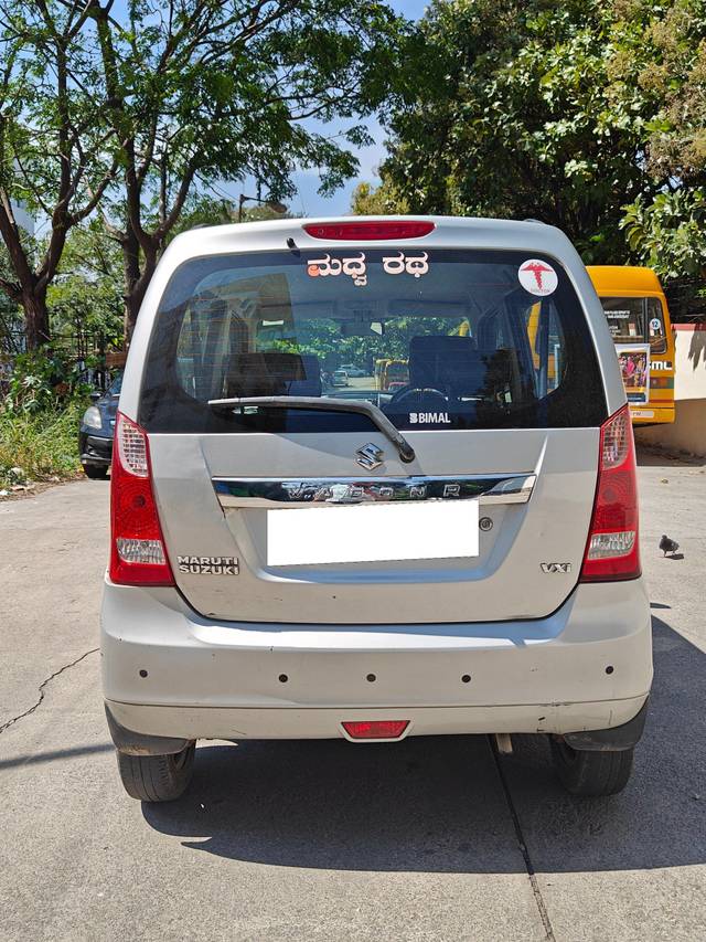 https://images10.gaadi.com/usedcar_image/3678913/original/processed_img2917599__used_car_2917599_1700387170.jpg?imwidth=6402