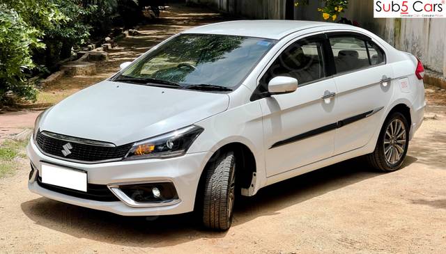 https://images10.gaadi.com/usedcar_image/3678951/original/processed_img2917615__usedcar_22_70641700389217_1700389227.jpeg?imwidth=6402