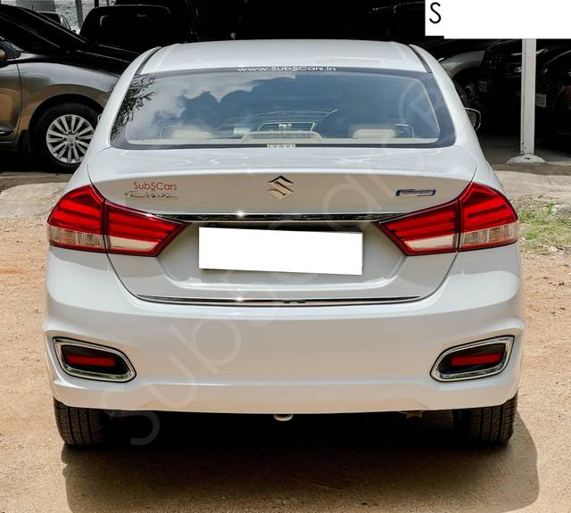 https://images10.gaadi.com/usedcar_image/3678951/original/processed_img2917615__usedcar_4_70641700389217_1700389225.jpeg?imwidth=6401