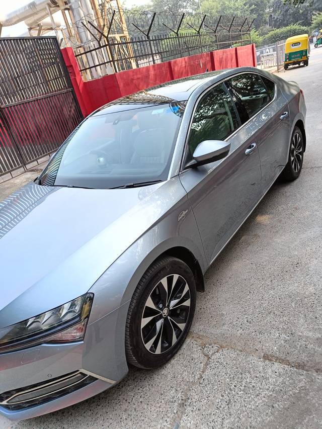 https://images10.gaadi.com/usedcar_image/3679088/original/img2917663__usedcar_whatsappimage2023_11_19at123505pm_1__14561700395683_1700395727.jpeg?imwidth=6400
