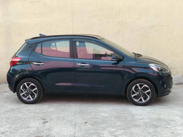 https://images10.gaadi.com/usedcar_image/3679173/original/processed_img2917692__used_car_2917692_1700651920.jpg?imwidth=6400