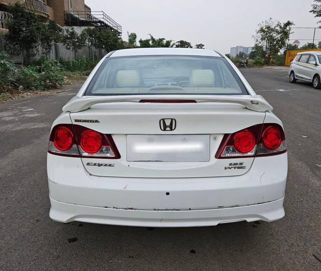 https://images10.gaadi.com/usedcar_image/3679184/original/processed_img2917695__used_car_2917695_1700403007.jpeg?imwidth=6402