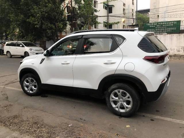 https://images10.gaadi.com/usedcar_image/3679322/original/processed_ae18bdf3-0e20-4512-8f68-42548d58ab6f.jpg?imwidth=6402