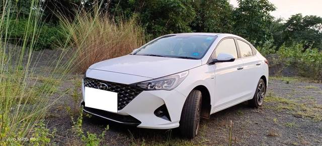 https://images10.gaadi.com/usedcar_image/3679389/original/processed_21dd2e73-a844-45df-b241-b856e9f292b4.jpg?imwidth=6401