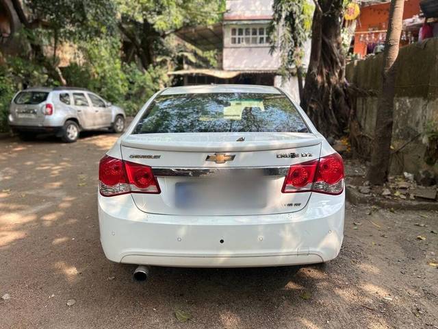 https://images10.gaadi.com/usedcar_image/3679410/original/processed_img2917710__used_car_2917710_1700421369.jpg?imwidth=6401