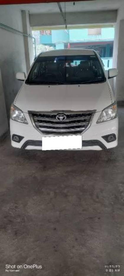 Toyota Innova 2.5 G (Diesel) 8 Seater BS IV Toyota Innova 2.5 G (Diesel) 8 Seater BS IV