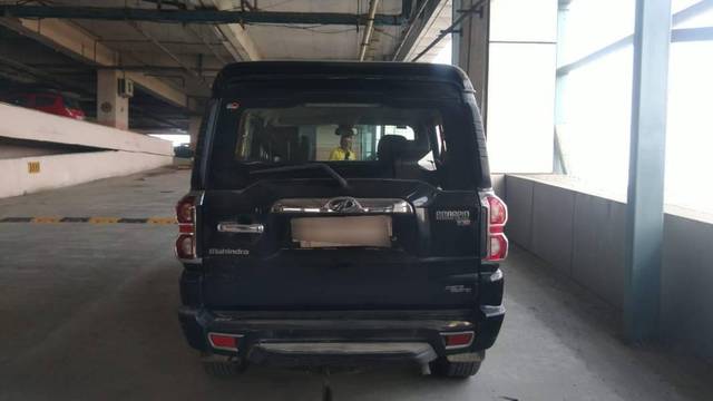 https://images10.gaadi.com/usedcar_image/3679501/original/processed_780027b4-d95d-4d68-b19a-11e2dcaf3bc9.jpg?imwidth=6401