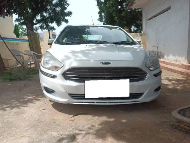 https://images10.gaadi.com/usedcar_image/3679509/original/processed_02a9f6c2-50ab-4a9b-af8f-5d937cfc862b.jpg?imwidth=6400