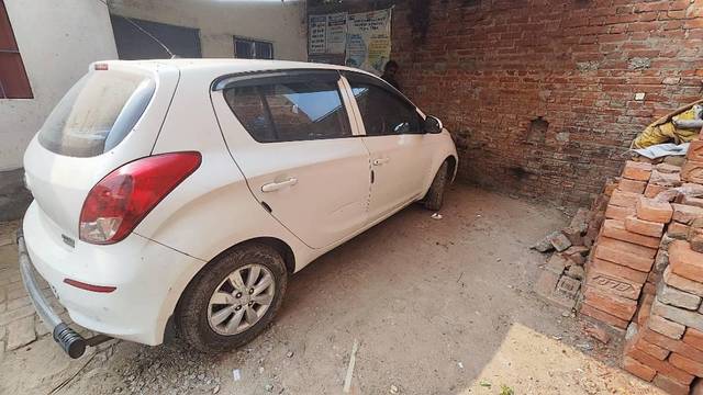 https://images10.gaadi.com/usedcar_image/3679568/original/processed_0efb29ab-1c5c-4424-b058-5ebda2fb98f2.jpg?imwidth=6400