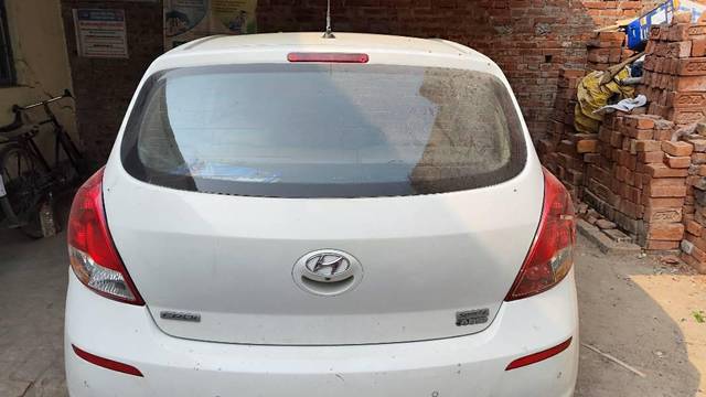 https://images10.gaadi.com/usedcar_image/3679568/original/processed_1c81c37f-b3af-48bd-8f82-1b38bbd337e5.jpg?imwidth=6401