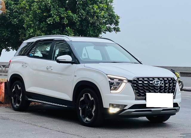 https://images10.gaadi.com/usedcar_image/3679616/original/processed_img2917747__used_car_2917747_1700459412.jpg?imwidth=6400