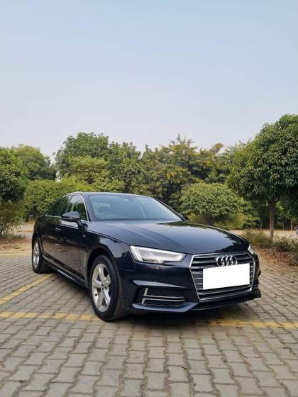 Audi A4 30 TFSI Premium Plus Audi A4 30 TFSI Premium Plus