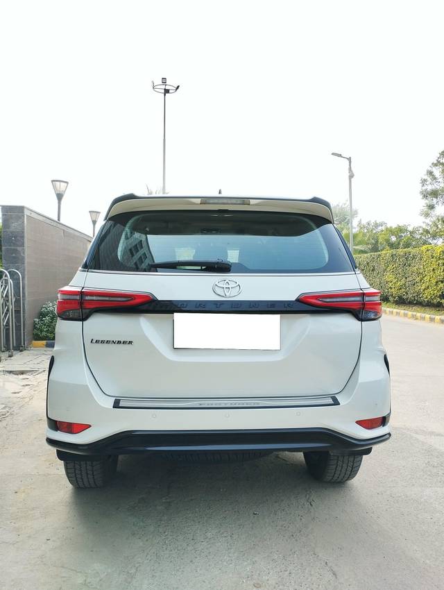 https://images10.gaadi.com/usedcar_image/3679673/original/processed_img2917770__used_car_2917770_1700461883.jpg?imwidth=6402