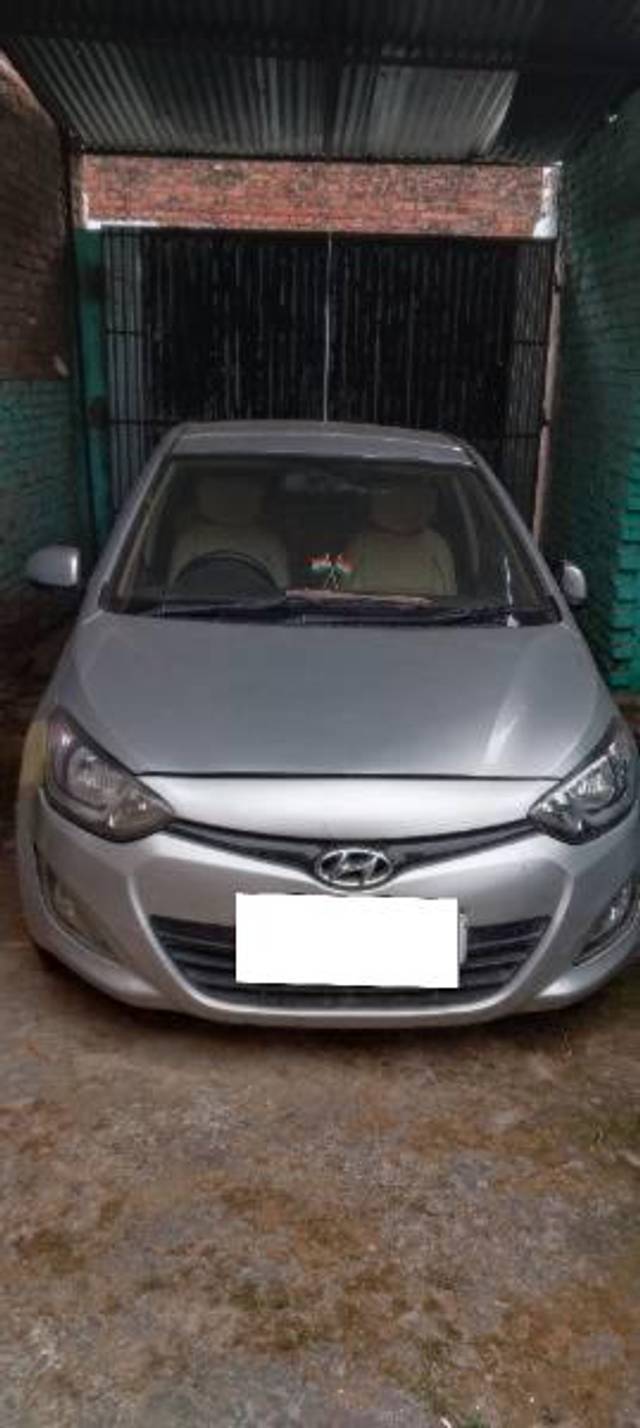 https://images10.gaadi.com/usedcar_image/3679682/original/processed_97262cd2-97da-46bb-ad6a-9ce8dca86acb.jpg?imwidth=6400