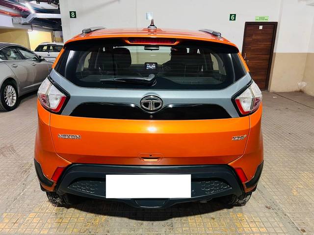 https://images10.gaadi.com/usedcar_image/3679688/original/processed_img2917778__used_car_2917778_1700462967.jpg?imwidth=6402