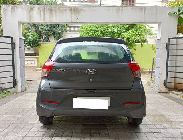 https://images10.gaadi.com/usedcar_image/3679696/original/processed_img2917782__usedcar_img20230722134114_2021700463170_1700463206.jpg?imwidth=6401