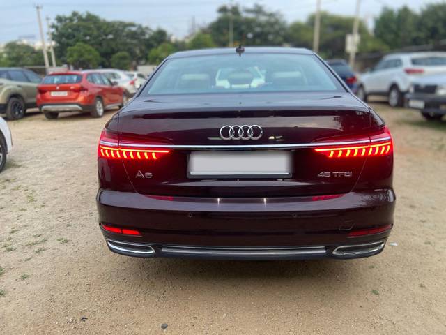 https://images10.gaadi.com/usedcar_image/3679743/original/processed_img2917805__usedcar_img_9869_2021700464818_1700464845.jpg?imwidth=6401