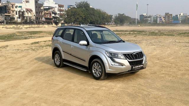 https://images10.gaadi.com/usedcar_image/3679753/original/processed_img2917810__used_car_2917810_1700465408.jpg?imwidth=6400