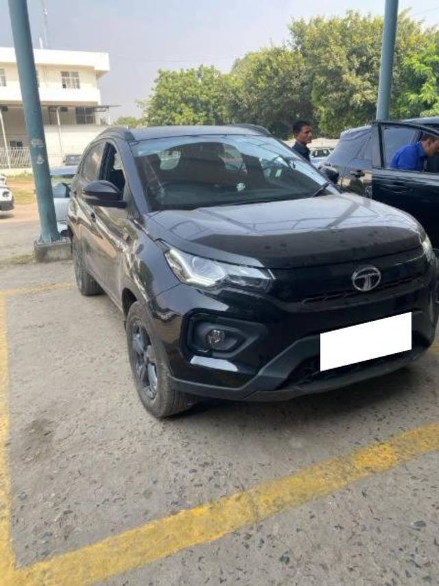 https://images10.gaadi.com/usedcar_image/3679755/original/processed_54362fd9-850b-43a2-a26d-5b8cc51d248e.jpg?imwidth=6400