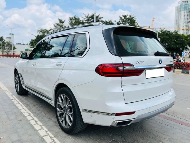 https://images10.gaadi.com/usedcar_image/3679779/original/processed_img2917825__used_car_2917825_1700466543.jpg?imwidth=6402
