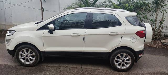 https://images10.gaadi.com/usedcar_image/3679802/original/img2917834__usedcar_2_5701700467417_1700467427.jpeg?imwidth=6402