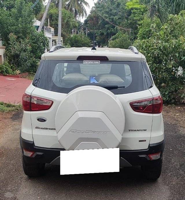 https://images10.gaadi.com/usedcar_image/3679802/original/processed_img2917834__usedcar_8_5701700467417_1700467427.jpeg?imwidth=6401