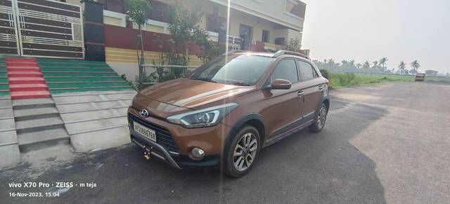https://images10.gaadi.com/usedcar_image/3679864/original/processed_5e434488-8742-4aaf-9c03-3eafae7261a9.jpg?imwidth=6401