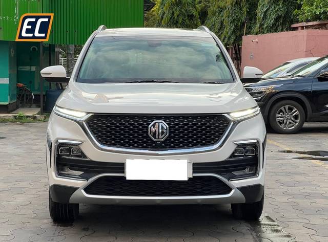 https://images10.gaadi.com/usedcar_image/3679890/original/processed_img2917868__used_car_2917868_1700471145.jpg?imwidth=6400