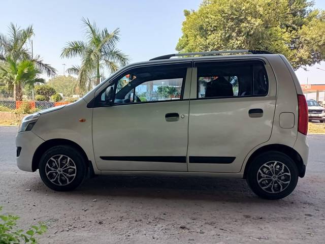 https://images10.gaadi.com/usedcar_image/3679892/original/processed_img2917869__used_car_2917869_1700471178.jpg?imwidth=6401