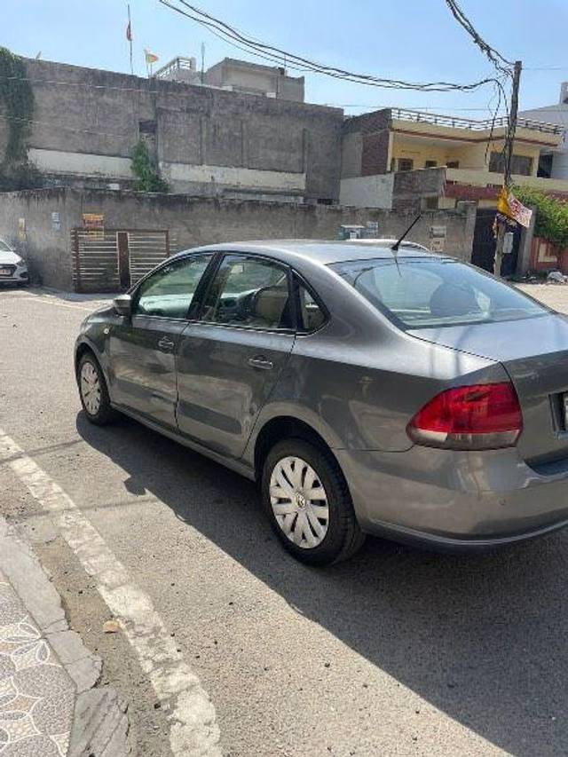 https://images10.gaadi.com/usedcar_image/3679907/original/processed_7d2cddcc-50b7-41b9-8296-a03c3d56def9.jpeg?imwidth=6402
