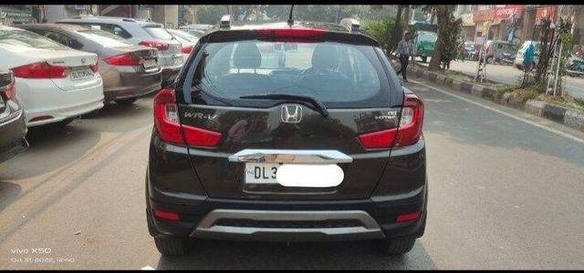 https://images10.gaadi.com/usedcar_image/3679958/original/processed_img2917904__used_car_2917904_1700473734.jpg?imwidth=6401