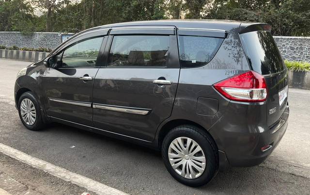 https://images10.gaadi.com/usedcar_image/3680114/original/processed_img2917979__used_car_2917979_1700480544.jpg?imwidth=6402