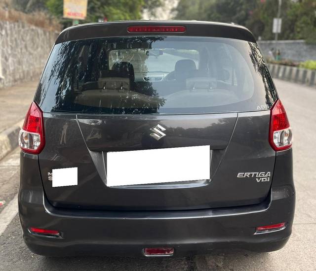 https://images10.gaadi.com/usedcar_image/3680114/original/processed_img2917979__used_car_2917979_1700480547.jpg?imwidth=6401