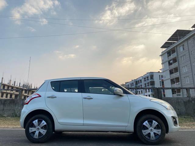 https://images10.gaadi.com/usedcar_image/3680122/original/img2917984__used_car_2917984_1700480857.jpg?imwidth=6401