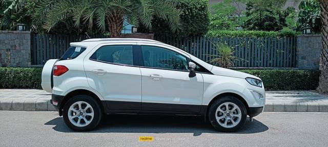 https://images10.gaadi.com/usedcar_image/3680207/original/processed_img2918044__used_car_2918044_1700483588.jpg?imwidth=6401