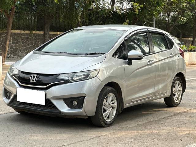 https://images10.gaadi.com/usedcar_image/3680250/original/processed_img2918070__usedcar_8ba19a95_3a8d_4d3d_8ffc_e45e09a3e20f_5731700484813_1700484826.jpg?imwidth=6402