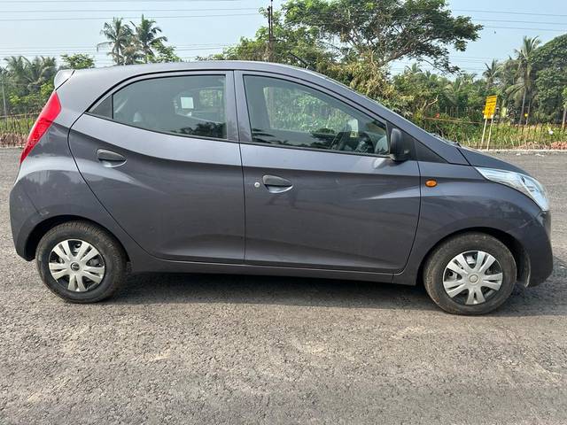 https://images10.gaadi.com/usedcar_image/3680258/original/593931__right_side_view-20231118123146.jpeg?imwidth=6400