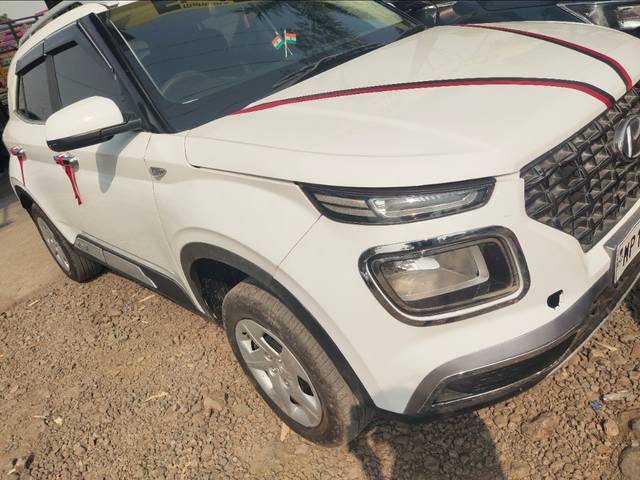 https://images10.gaadi.com/usedcar_image/3680279/original/593282__front_right_view-20231109105904.jpg?imwidth=6400