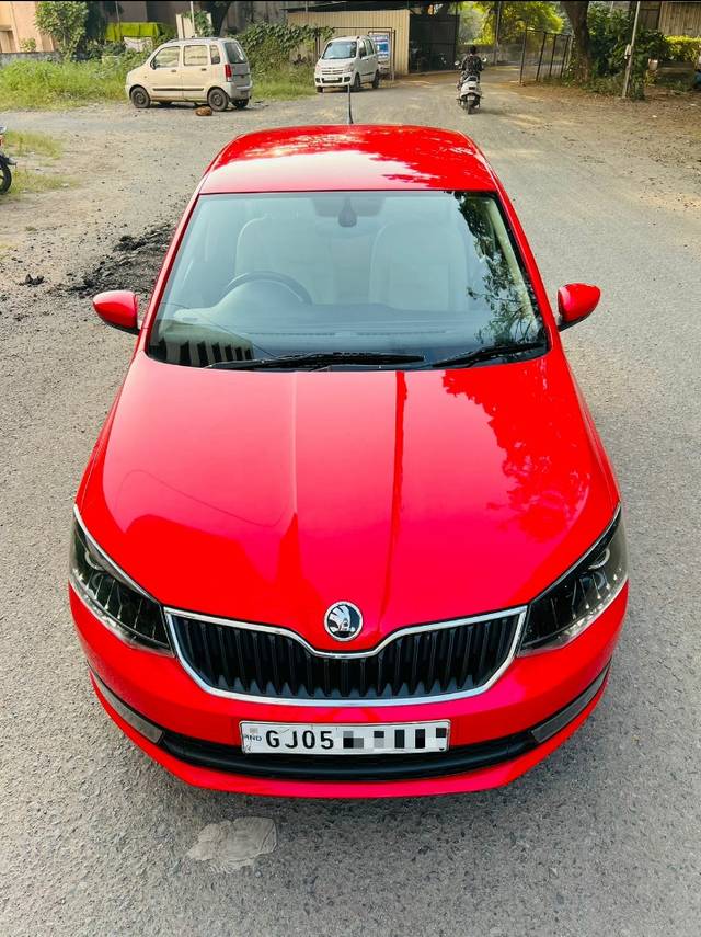 https://images10.gaadi.com/usedcar_image/3680286/original/591547__cover_image-20231029222531.jpg?imwidth=6400