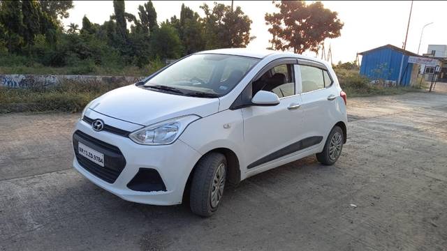 https://images10.gaadi.com/usedcar_image/3680299/original/590761__front_right_view-20231027155403.jpg?imwidth=6400