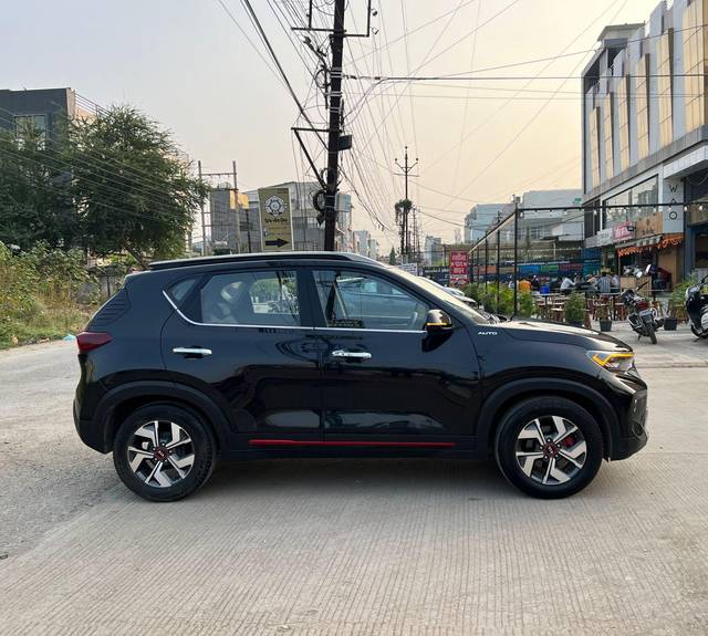 https://images10.gaadi.com/usedcar_image/3680327/original/processed_img2918141__used_car_2918141_1700485205.jpg?imwidth=6401