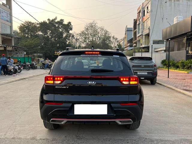 https://images10.gaadi.com/usedcar_image/3680327/original/processed_img2918141__used_car_2918141_1700485215.jpg?imwidth=6402