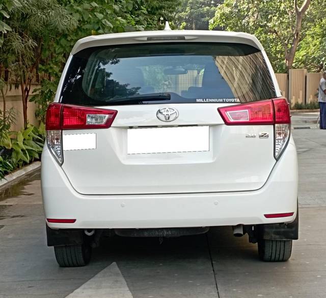 https://images10.gaadi.com/usedcar_image/3680423/original/processed_img2918183__usedcar_f31d5472_5165_4132_85e5_c76ce5f8691b_2918183_1702730159.jpg?imwidth=6402