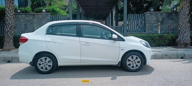 https://images10.gaadi.com/usedcar_image/3680430/original/processed_img2918184__used_car_2918184_1700489310.jpg?imwidth=6401
